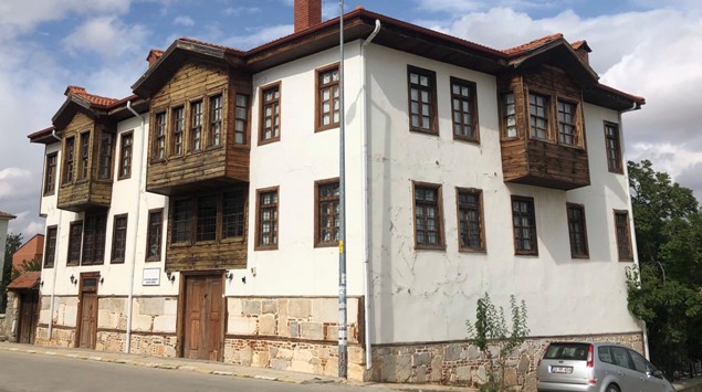 Yalvaç’ı tanıtmak için yapılan Kültür Evi Müftülük’e veriliyormuş