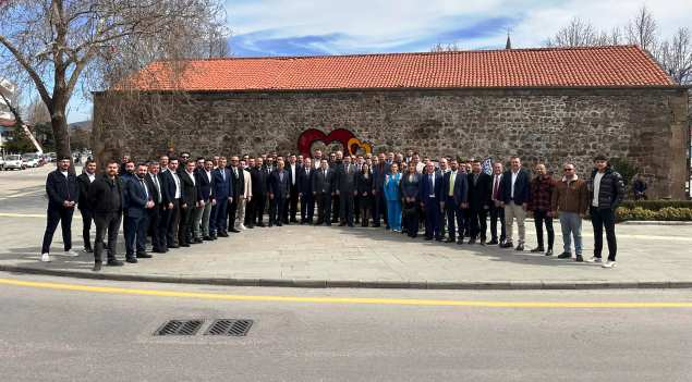 Anahtar Partisi Isparta İl Kongresi’nde hemşehrimiz Kurucu güven tazeledi