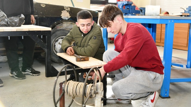 ISPARTA TOBB MESLEK LİSESİ öğrencileri hem üretiyor hem gelir elde ediyor